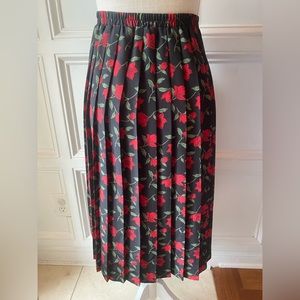 Leslie Fay Black and Red Floral Midi Skirt